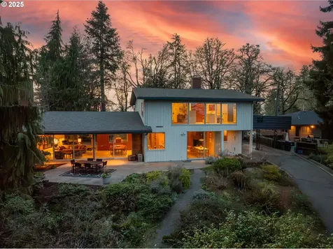1685 Skyline Boulevard Eugene OR 97403
