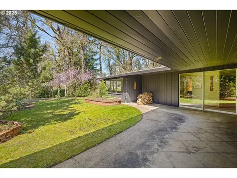 1685 Skyline Boulevard Eugene OR 97403