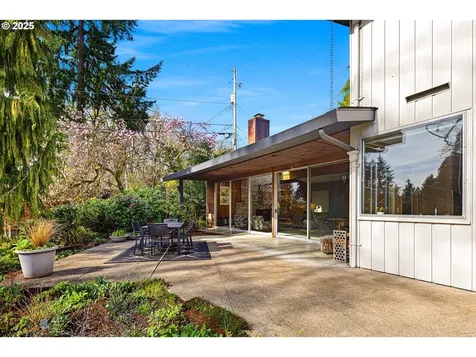 1685 Skyline Boulevard Eugene OR 97403