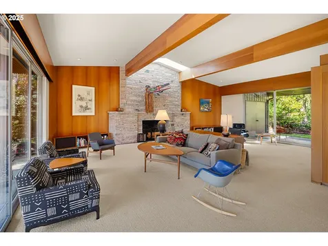 1685 Skyline Boulevard Eugene OR 97403