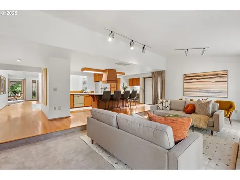 7075 SW Tierra Del Mar Drive Beaverton OR 97007