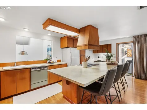 7075 SW Tierra Del Mar Drive Beaverton OR 97007