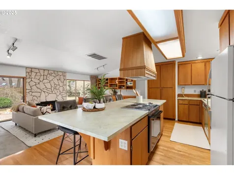 7075 SW Tierra Del Mar Drive Beaverton OR 97007