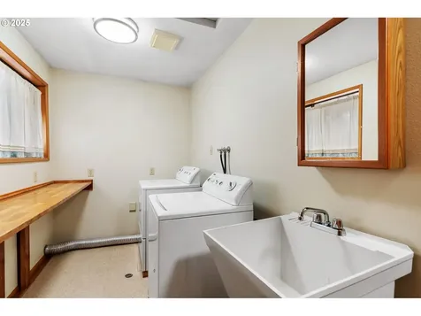 7075 SW Tierra Del Mar Drive Beaverton OR 97007
