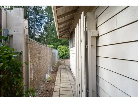 7075 SW Tierra Del Mar Drive Beaverton OR 97007