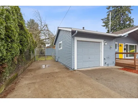 9610 N Seneca Street Portland OR 97203