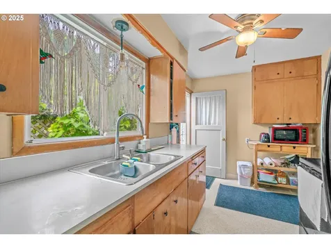2332 2334 SE 72nd Avenue Portland OR 97215