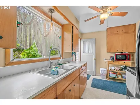 2332 2334 SE 72nd Avenue Portland OR 97215