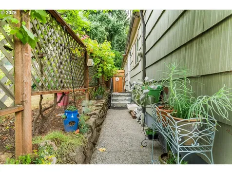 2332 2334 SE 72nd Avenue Portland OR 97215