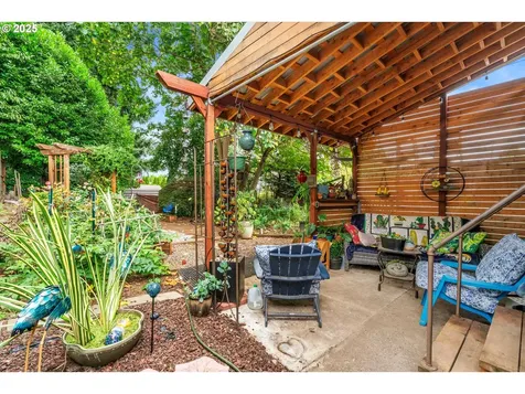 2332 2334 SE 72nd Avenue Portland OR 97215
