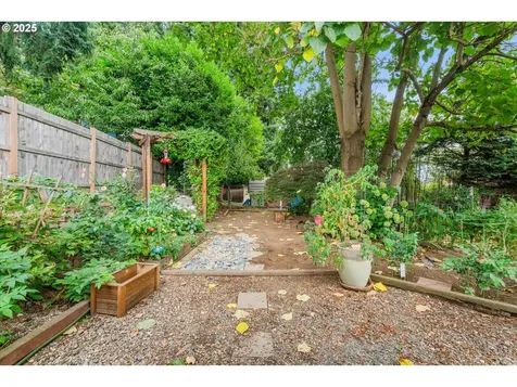 2332 2334 SE 72nd Avenue Portland OR 97215