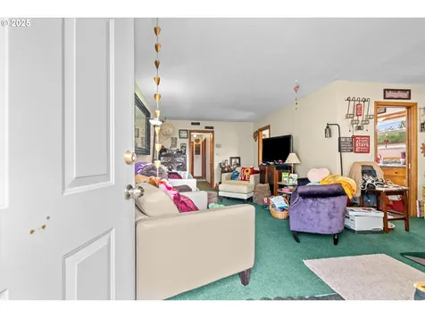 2332 2334 SE 72nd Avenue Portland OR 97215