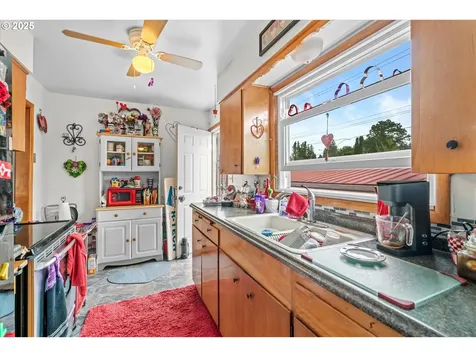 2332 2334 SE 72nd Avenue Portland OR 97215