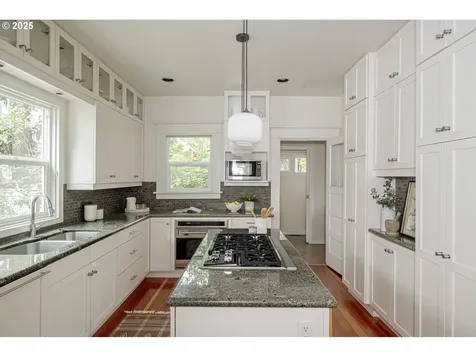 2746 NE 22nd Avenue Portland OR 97212