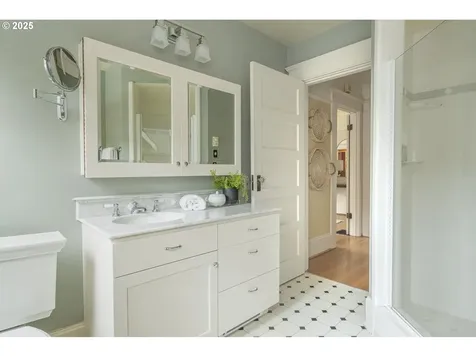 2746 NE 22nd Avenue Portland OR 97212