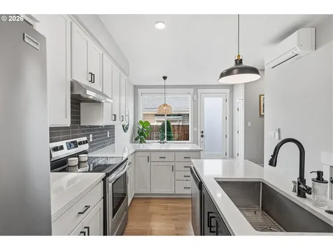 6224 NE 11th Avenue Portland OR 97211