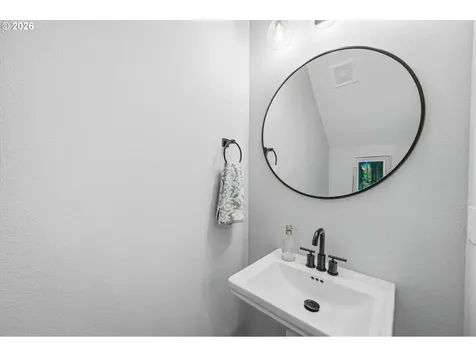 6224 NE 11th Avenue Portland OR 97211