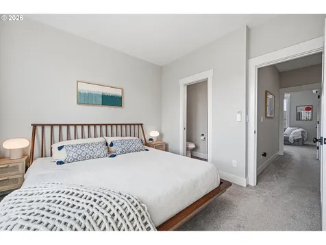 6224 NE 11th Avenue Portland OR 97211