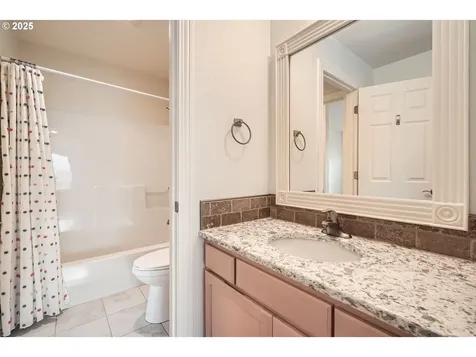 17931 SE 41st Loop Vancouver WA 98683