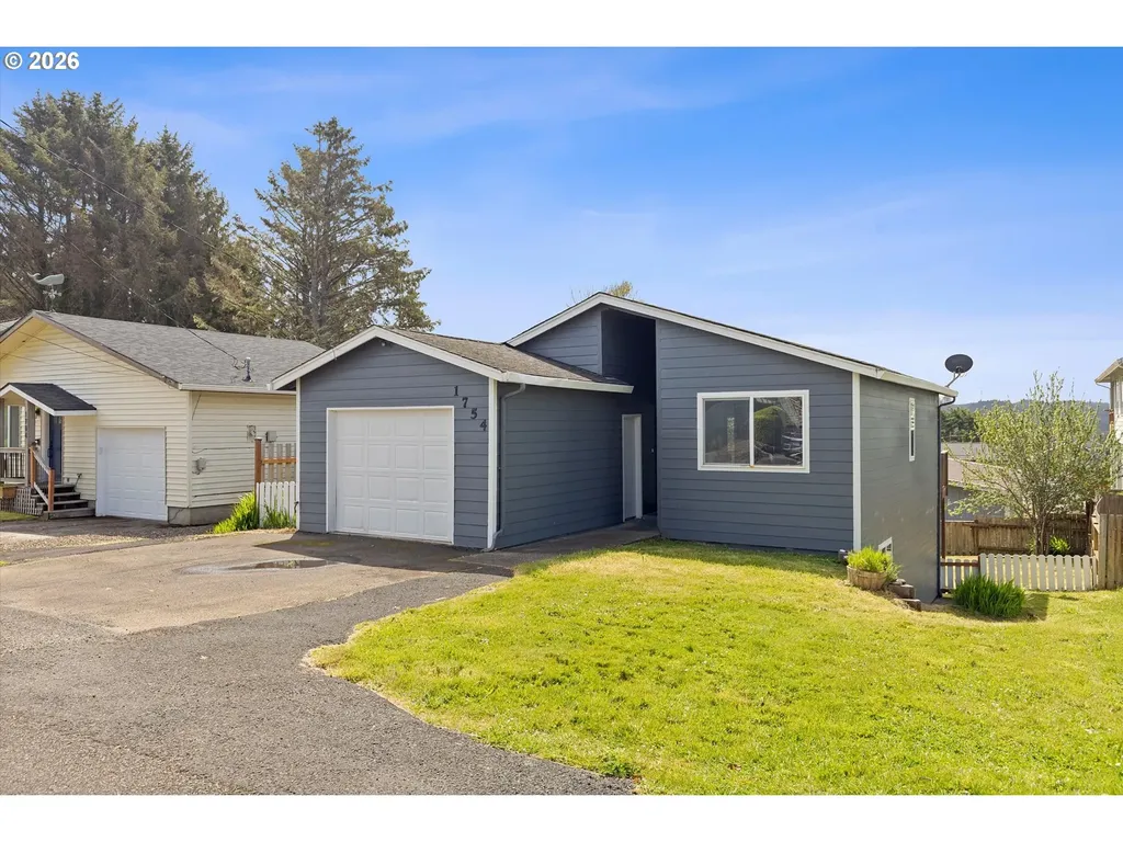 1754 NE 13th Street Lincoln City OR 97367