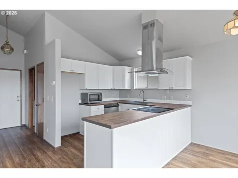 1754 NE 13th Street Lincoln City OR 97367