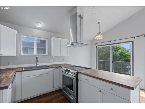 1754 NE 13th Street Lincoln City OR 97367