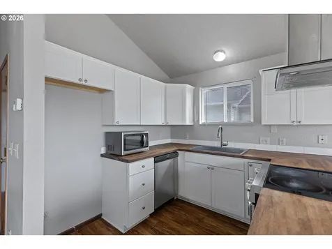 1754 NE 13th Street Lincoln City OR 97367