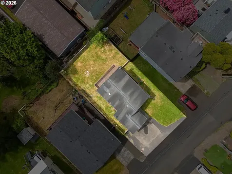 1754 NE 13th Street Lincoln City OR 97367