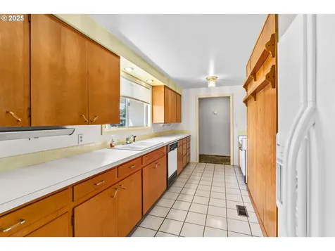 1410 Bryant Avenue Cottage Grove OR 97424
