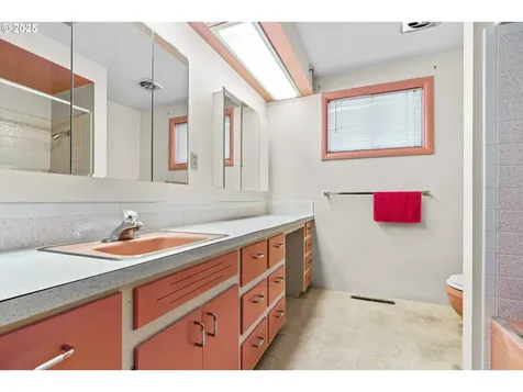 1410 Bryant Avenue Cottage Grove OR 97424