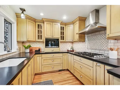 3510 NE Knott Street Portland OR 97212