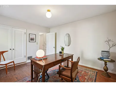 5535 SE Madison Street Portland OR 97215