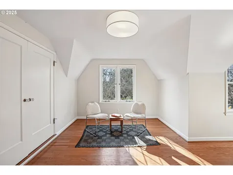 5535 SE Madison Street Portland OR 97215