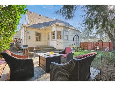 5535 SE Madison Street Portland OR 97215