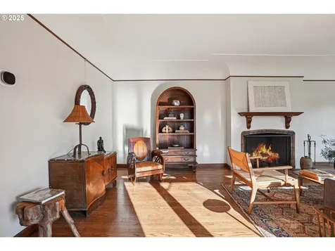 5535 SE Madison Street Portland OR 97215