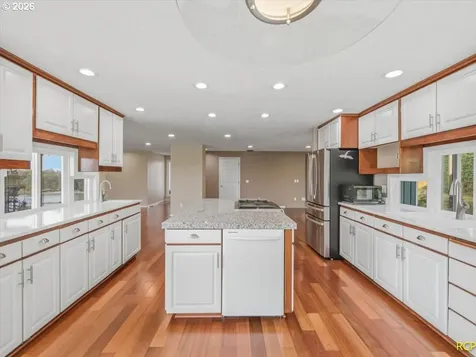 20415 NE Interlachen Lane Fairview OR 97024