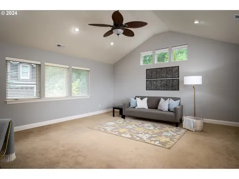 3232 NW Spencer Street Portland OR 97229