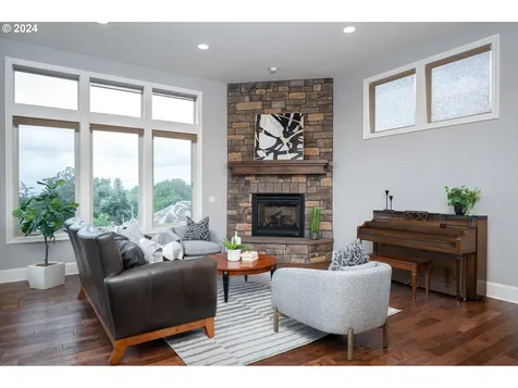 3232 NW Spencer Street Portland OR 97229