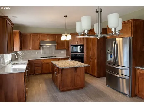 817 River Knoll Way Springfield OR 97477