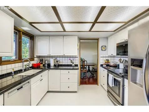 16530 NW Gillihan Road Portland OR 97231