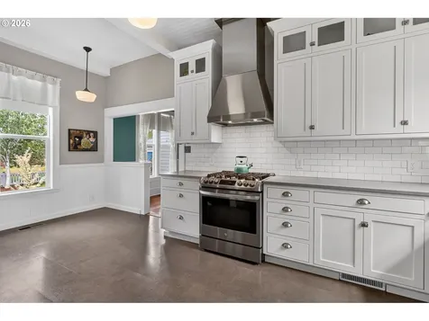 336 E Blakely Avenue Brownsville OR 97327
