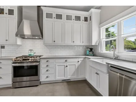 336 E Blakely Avenue Brownsville OR 97327