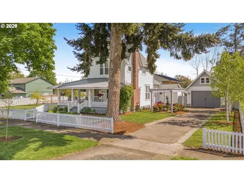 336 E Blakely Avenue Brownsville OR 97327