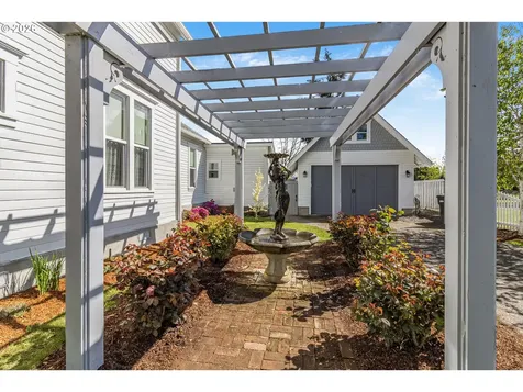 336 E Blakely Avenue Brownsville OR 97327