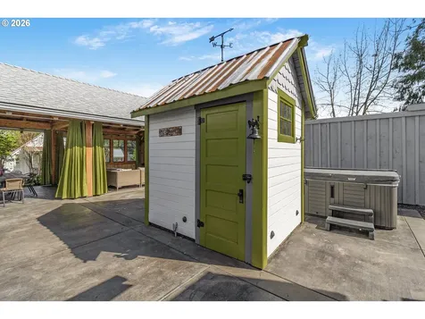 336 E Blakely Avenue Brownsville OR 97327