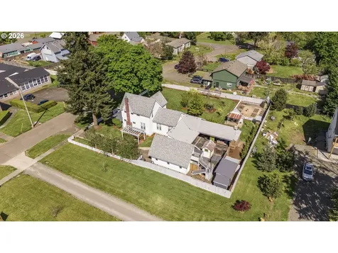 336 E Blakely Avenue Brownsville OR 97327