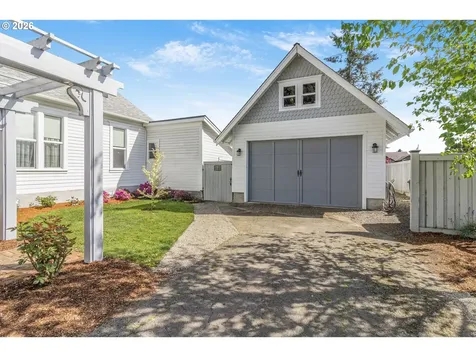 336 E Blakely Avenue Brownsville OR 97327