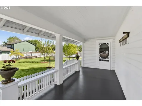 336 E Blakely Avenue Brownsville OR 97327