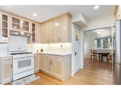 1933 SE 27th Avenue Portland OR 97214