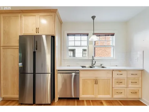 1933 SE 27th Avenue Portland OR 97214